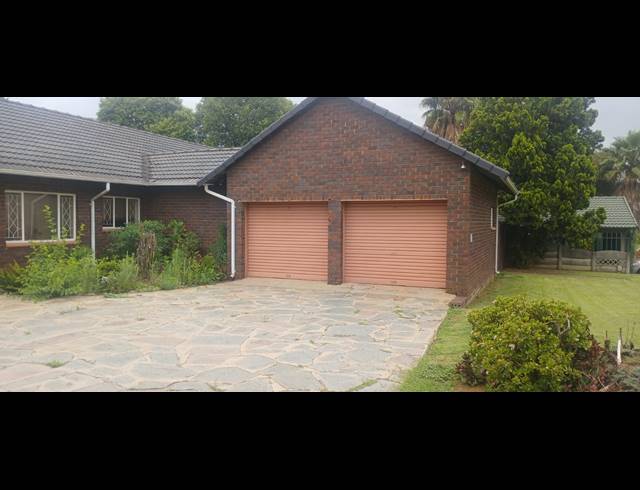 4 bed property to rent in VAN RIEBEECK PARK